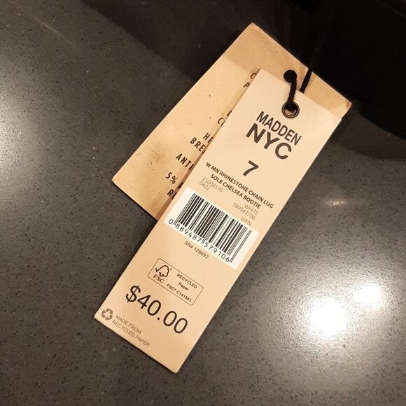 Steve Madden White Ankle Boots with Black Sole - Picture 5 of 11